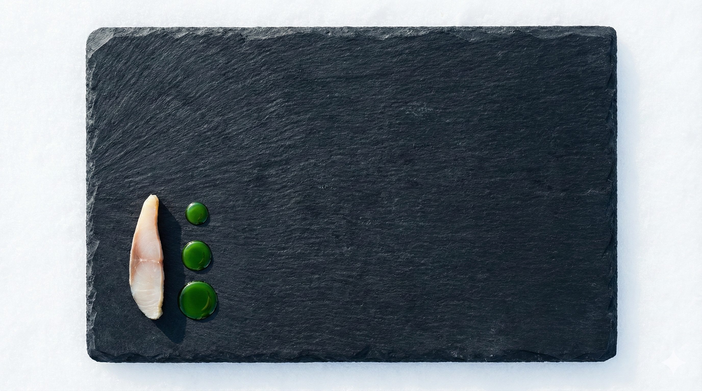 Lautasella lepäävä tila